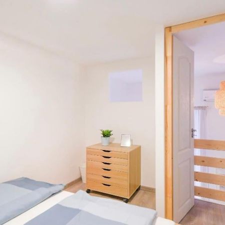 2 Bedroom Flat In Nyar Str., Boutique Boedapest Buitenkant foto