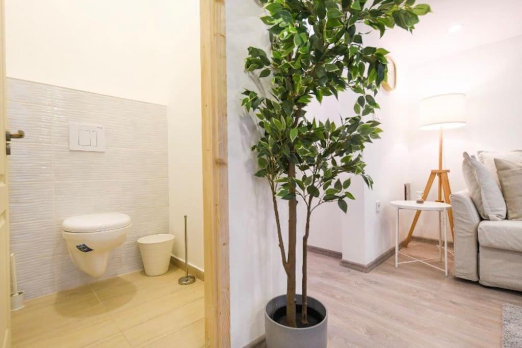2 Bedroom Flat In Nyar Str., Boutique Boedapest Buitenkant foto