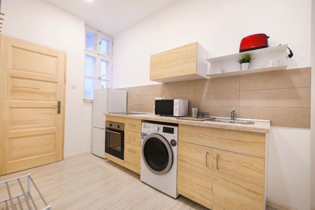 2 Bedroom Flat In Nyar Str., Boutique Boedapest Buitenkant foto